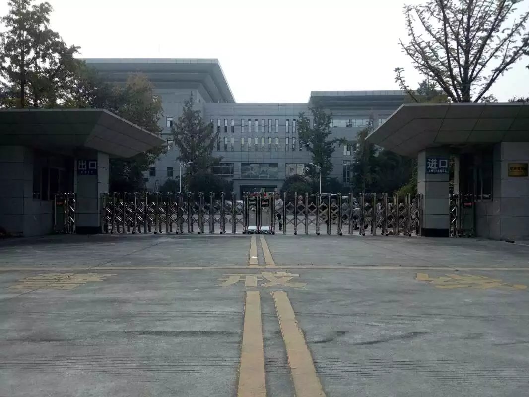 广州黄埔区广州黄埔区四川消防总队伸缩门